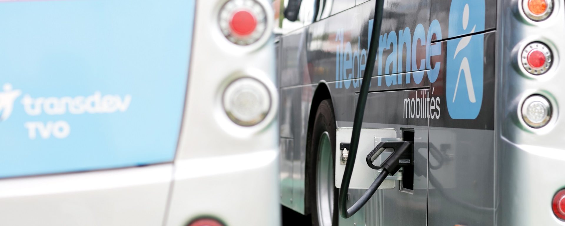 Transdev TVO Ile de France mobilités STIF bus électrique electric charge rechargement prise branchement the mobility company zéro émission