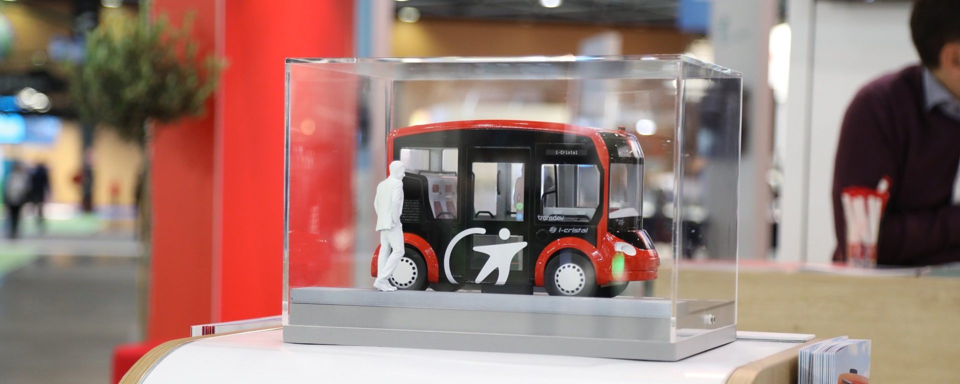 Transdev stand salon EVS Lyon mobilité propre électrique navette autonome i-Cristal
