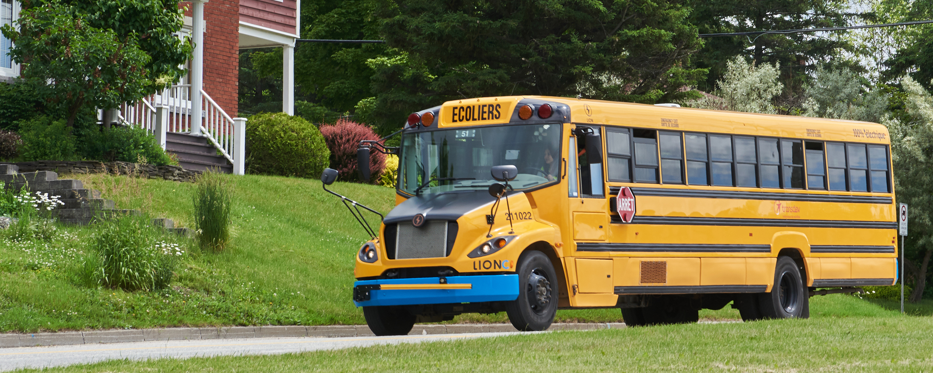 Transdev Canada transport scolaire acquisition Autobus Boucherville